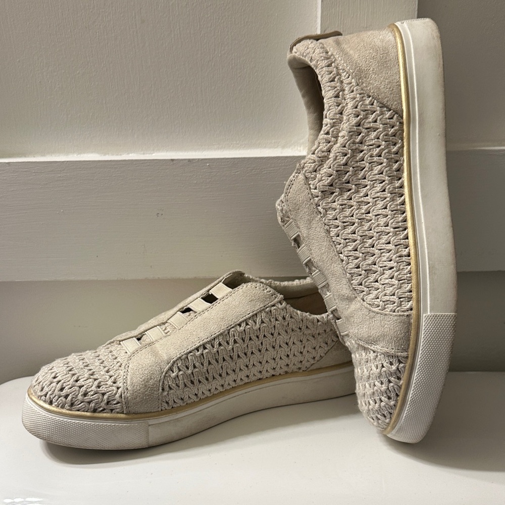 🤎Kenneth Cole Reaction Women's Woven Slip-On Sneakers in Beige•Size 7